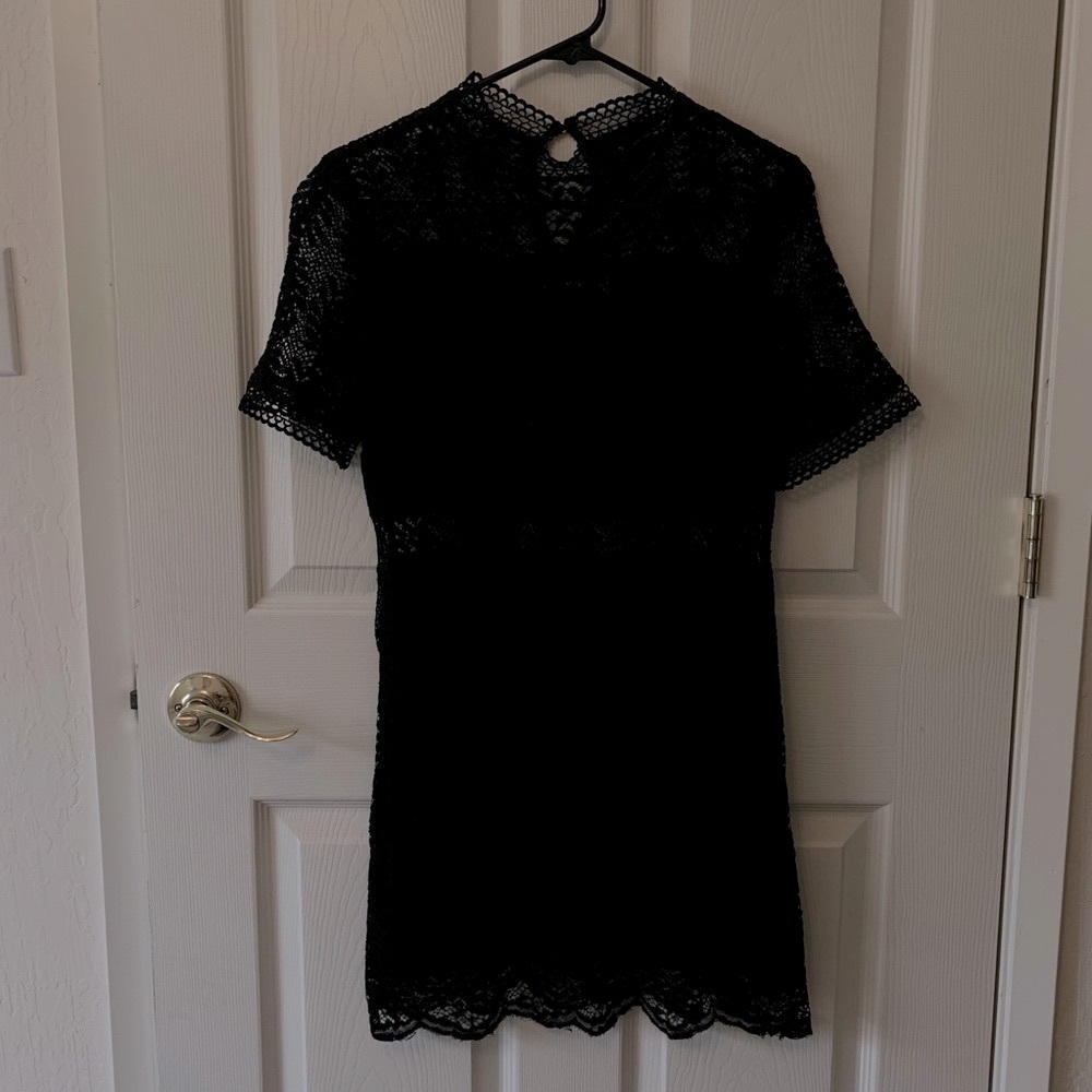 MINKPINK Lulus tell tale mock neck lace dress - Picture 4 of 7